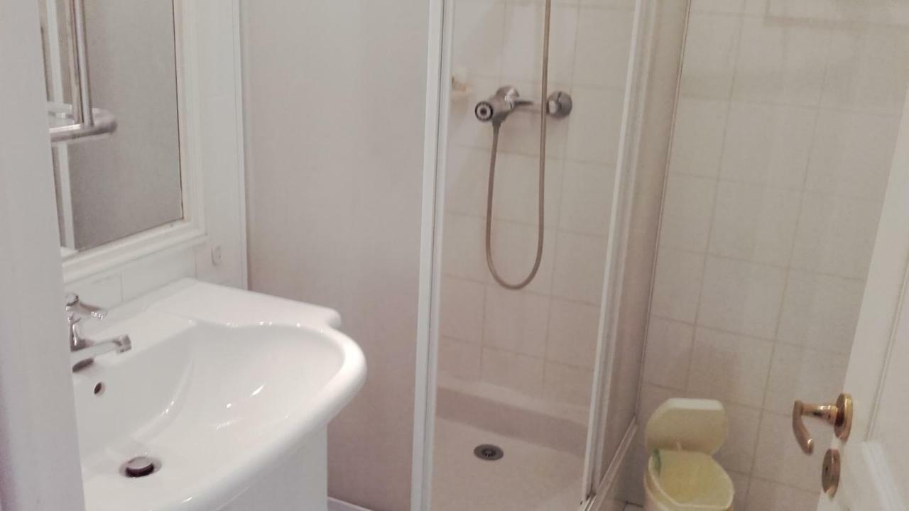 22 Place Saint-Roch Menton Exterior photo